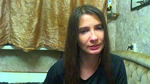 Snapshot of Alison_Wale chatting on 06/19/26, 03:38 Alison Wale online show from 06/19/26, 03:38