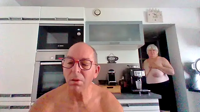 Snapshot of coquinesensuel chatting on 07/04/26, 08:53 coquinesensuel online show from 07/04/26, 08:53