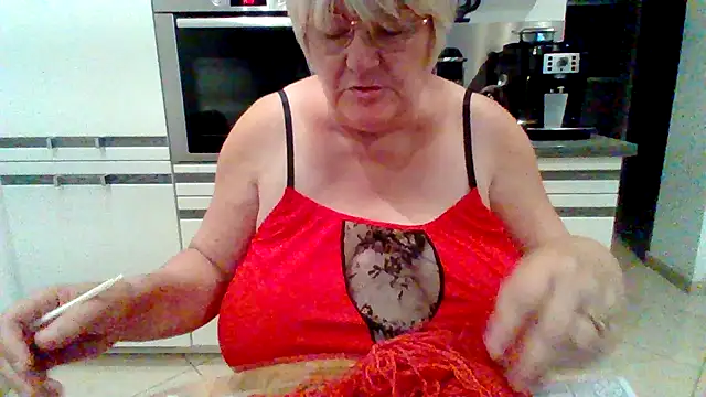 Snapshot of coquinesensuel chatting on 07/12/26, 08:22 coquinesensuel online show from 07/12/26, 08:22