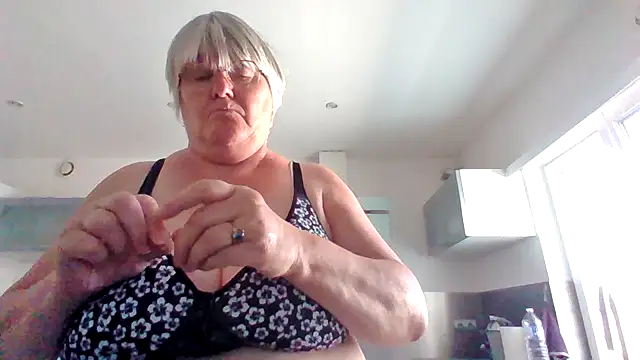 Snapshot of coquinesensuel chatting on 07/15/26, 12:10 coquinesensuel online show from 07/15/26, 12:10