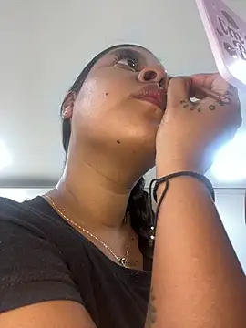 KarinaOficiaLL  online show from 07/27/26, 02:13