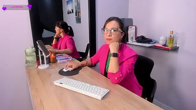 Greta Borbon  online show from 07/10/26, 11:24