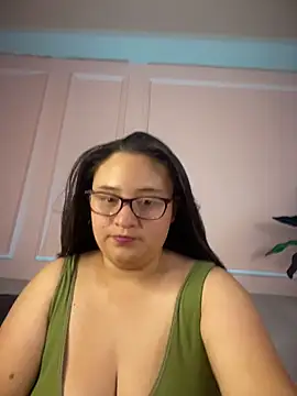 Snapshot of LuisAny chatting on 08/04/26, 03:43 LuisAny online show from 08/04/26, 03:43