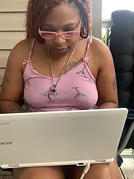 Snapshot of HypnotiqVibez chatting on 07/25/26, 04:48 HypnotiqVibez online show from 07/25/26, 04:48