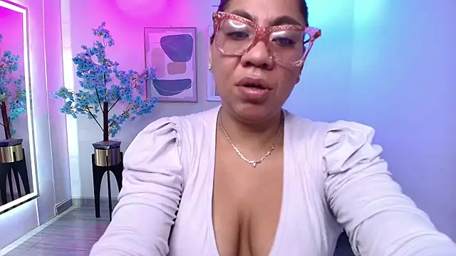 Snapshot of Silvana_lane chatting on 07/25/26, 07:44 Silvana lane online show from 07/25/26, 07:44