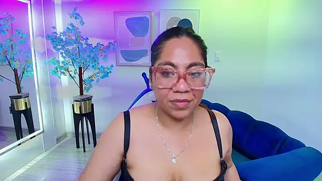 Snapshot of Silvana_lane chatting on 08/05/26, 12:02 Silvana lane online show from 08/05/26, 12:02
