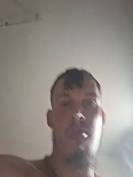 Snapshot of Doggy-Bobby chatting on 06/19/26, 08:40 Doggy-Bobby online show from 06/19/26, 08:40