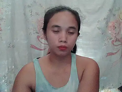 Snapshot of sophie_193 chatting on 06/24/26, 05:28 sophie 193 online show from 06/24/26, 05:28
