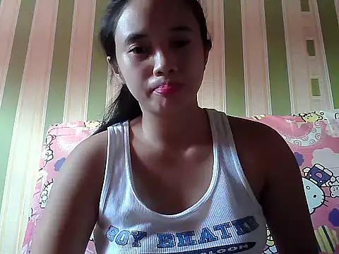 Snapshot of sophie_193 chatting on 07/29/26, 03:37 sophie 193 online show from 07/29/26, 03:37