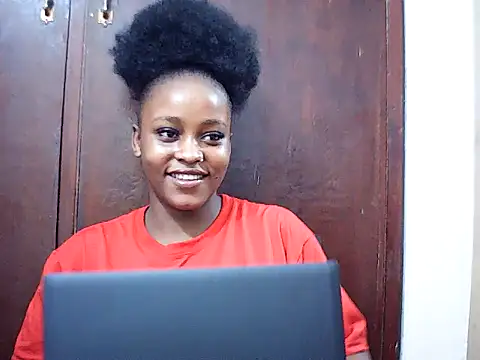 Snapshot of cuchiesweet chatting on 06/25/26, 05:28 cuchiesweet online show from 06/25/26, 05:28