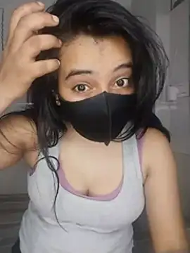 Snapshot of hottyplak chatting on 07/15/26, 04:40 hottyplak online show from 07/15/26, 04:40