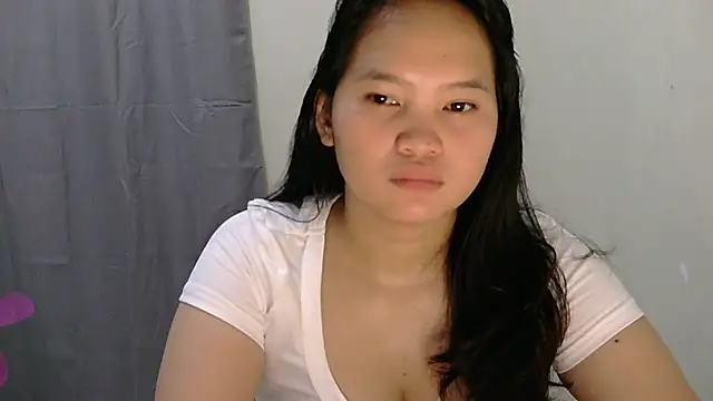 Snapshot of Fhwilloughbyxx chatting on 06/26/26, 06:23 Fhwilloughbyxx online show from 06/26/26, 06:23