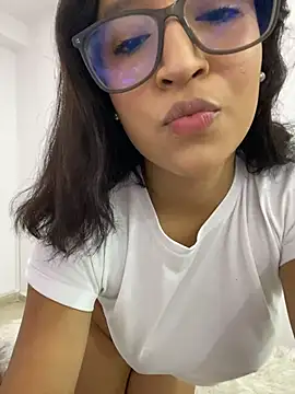 Snapshot of Julieta_Vegaax chatting on 07/12/26, 07:38 Julieta Vegaax online show from 07/12/26, 07:38