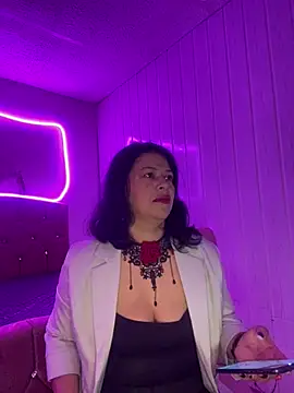 Snapshot of Selin_Sweet9 chatting on 06/19/26, 11:14 Selin Sweet9 online show from 06/19/26, 11:14