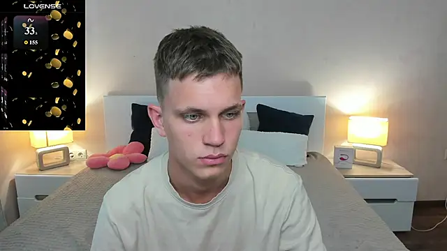 Snapshot of m0neyken chatting on 06/27/26, 05:45 m0neyken online show from 06/27/26, 05:45
