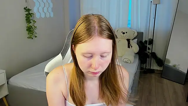 Snapshot of LiliTiny chatting on 08/06/26, 01:18 LiliTiny online show from 08/06/26, 01:18