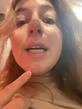 Snapshot of kate_nicepops333221 chatting on 06/21/26, 07:44 kate nicepops333221 online show from 06/21/26, 07:44