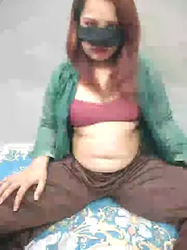 Snapshot of king_queen69 chatting on 06/25/26, 04:33 king queen69 online show from 06/25/26, 04:33