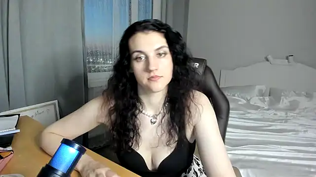 Snapshot of Avelinatt chatting on 07/13/26, 09:06 Avelinatt online show from 07/13/26, 09:06
