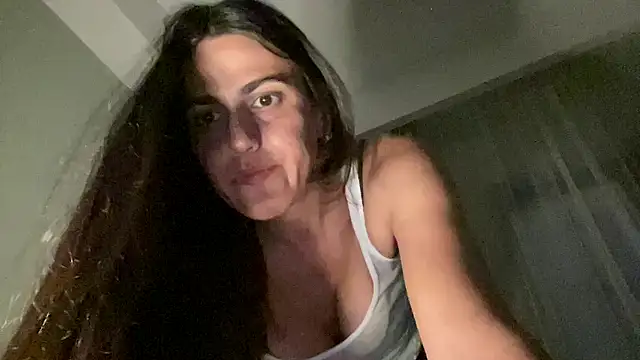 Snapshot of Rineliadi chatting on 08/06/26, 05:04 Rineliadi online show from 08/06/26, 05:04