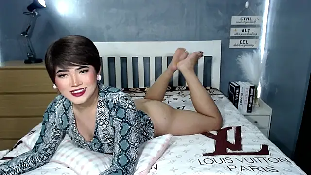 STUCK on YOU  online show from 10/05/25, 08:29