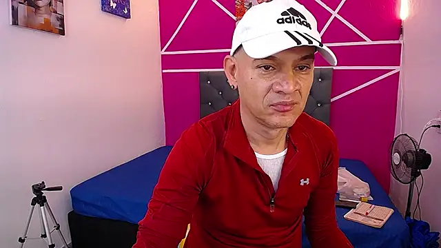 Snapshot of Cesirry_ chatting on 07/22/26, 12:41 Cesirry online show from 07/22/26, 12:41