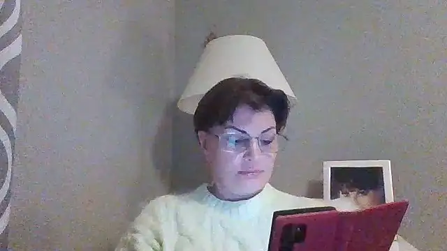 Snapshot of Cirellana chatting on 06/22/26, 02:13 Cirellana online show from 06/22/26, 02:13
