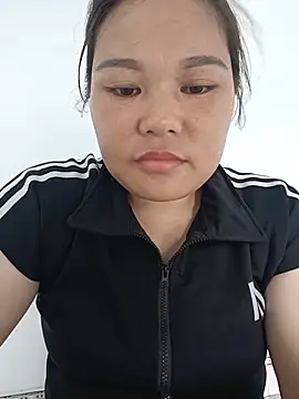 Snapshot of Holy-mi chatting on 07/15/26, 04:18 Holy-mi online show from 07/15/26, 04:18