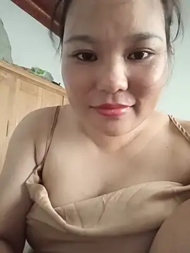 Snapshot of Holy-mi chatting on 07/18/26, 04:38 Holy-mi online show from 07/18/26, 04:38