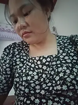 Snapshot of Holy-mi chatting on 08/01/26, 02:22 Holy-mi online show from 08/01/26, 02:22