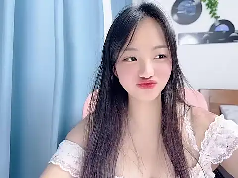 Snapshot of Winnie666999 chatting on 06/23/26, 02:15 Winnie666999 online show from 06/23/26, 02:15