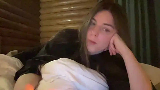 Snapshot of Velenne chatting on 07/18/26, 08:01 Velenne online show from 07/18/26, 08:01