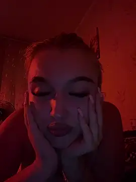 lyalyalii online show from 06/24/26, 05:56