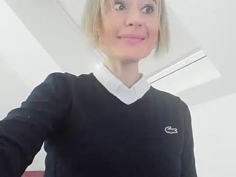 Snapshot of Ssoniaaa chatting on 02/18/25, 12:39 Ssoniaaa online show from 02/18/25, 12:39