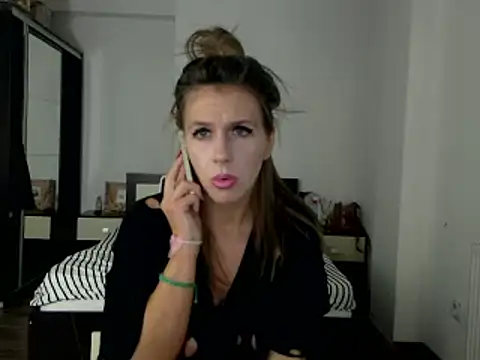 DedeSibel online show from 01/28/25, 01:59