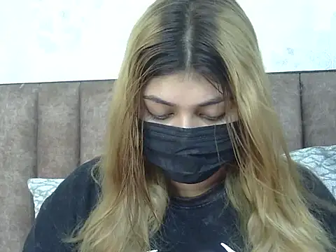 Snapshot of Sexyy_Sana chatting on 07/07/26, 04:44 Sexyy Sana online show from 07/07/26, 04:44