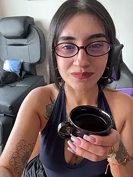 Snapshot of JennaNovva chatting on 07/28/26, 04:39 JennaNovva online show from 07/28/26, 04:39