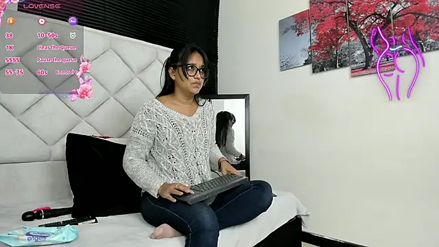 Snapshot of azul_moonn chatting on 07/11/26, 04:15 azul moonn online show from 07/11/26, 04:15