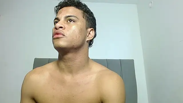 Snapshot of Jose_And_Daniel chatting on 08/05/26, 11:57 Jose And Daniel online show from 08/05/26, 11:57