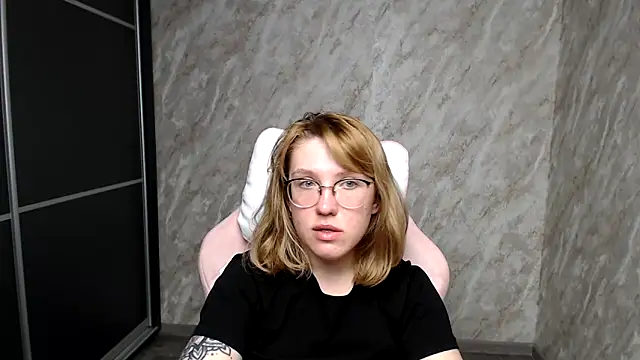 Reginasmilee online show from 03/09/25, 11:14