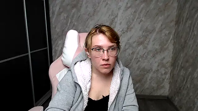 Reginasmilee online show from 03/12/25, 01:19