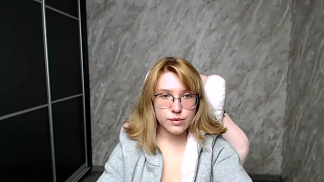 Reginasmilee online show from 03/13/25, 02:12