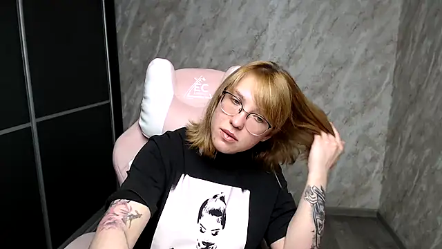 Reginasmilee online show from 03/15/25, 07:53