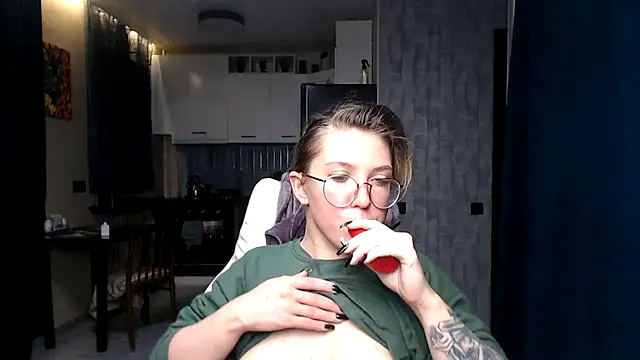 Reginasmilee online show from 09/30/25, 02:38