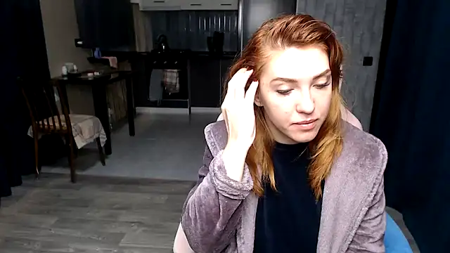 Reginasmilee online show from 10/20/25, 11:27