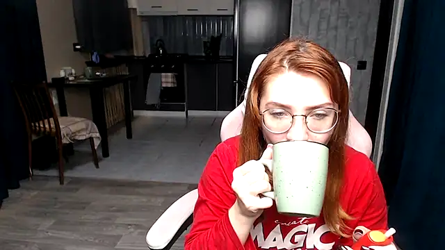 Reginasmilee online show from 10/25/25, 01:02