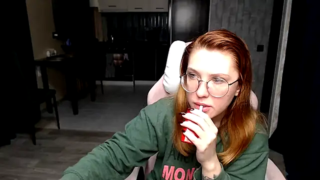 Reginasmilee online show from 11/01/25, 12:56