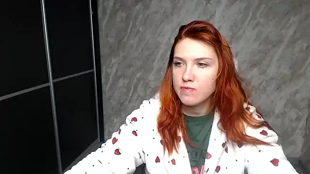 Snapshot of Reginasmilee chatting on 01/18/26, 02:15 Reginasmilee online show from 01/18/26, 02:15