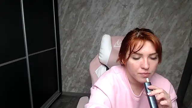 Snapshot of Reginasmilee chatting on 02/05/26, 02:11 Reginasmilee online show from 02/05/26, 02:11