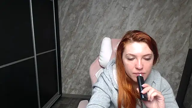 Snapshot of Reginasmilee chatting on 02/07/26, 12:20 Reginasmilee online show from 02/07/26, 12:20